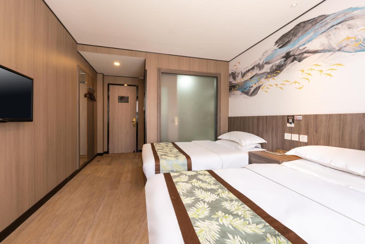 East Sacred Hotel ᴸᴱo---Foreign Accept---Tourism Service English-Speaking 丨 Near Tiananmen Forbidden City丨very Close To Metro Zhangzizhong And Beixinqiao 丨european Foot Ball English丨free Advance Tickets And Laundry Drying Service Coffee Snacks Pekin Zewnętrze zdjęcie