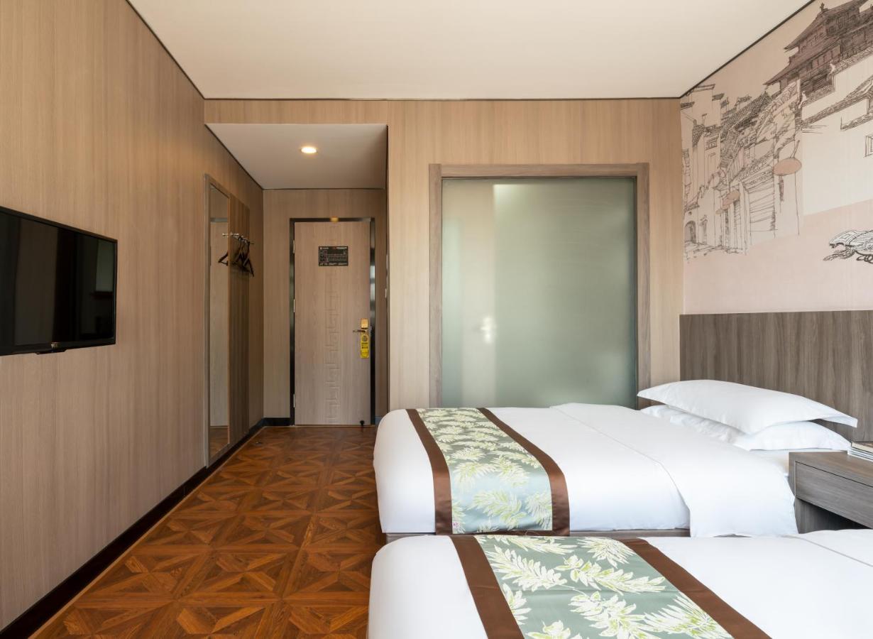 East Sacred Hotel ᴸᴱo---Foreign Accept---Tourism Service English-Speaking 丨 Near Tiananmen Forbidden City丨very Close To Metro Zhangzizhong And Beixinqiao 丨european Foot Ball English丨free Advance Tickets And Laundry Drying Service Coffee Snacks Pekin Zewnętrze zdjęcie