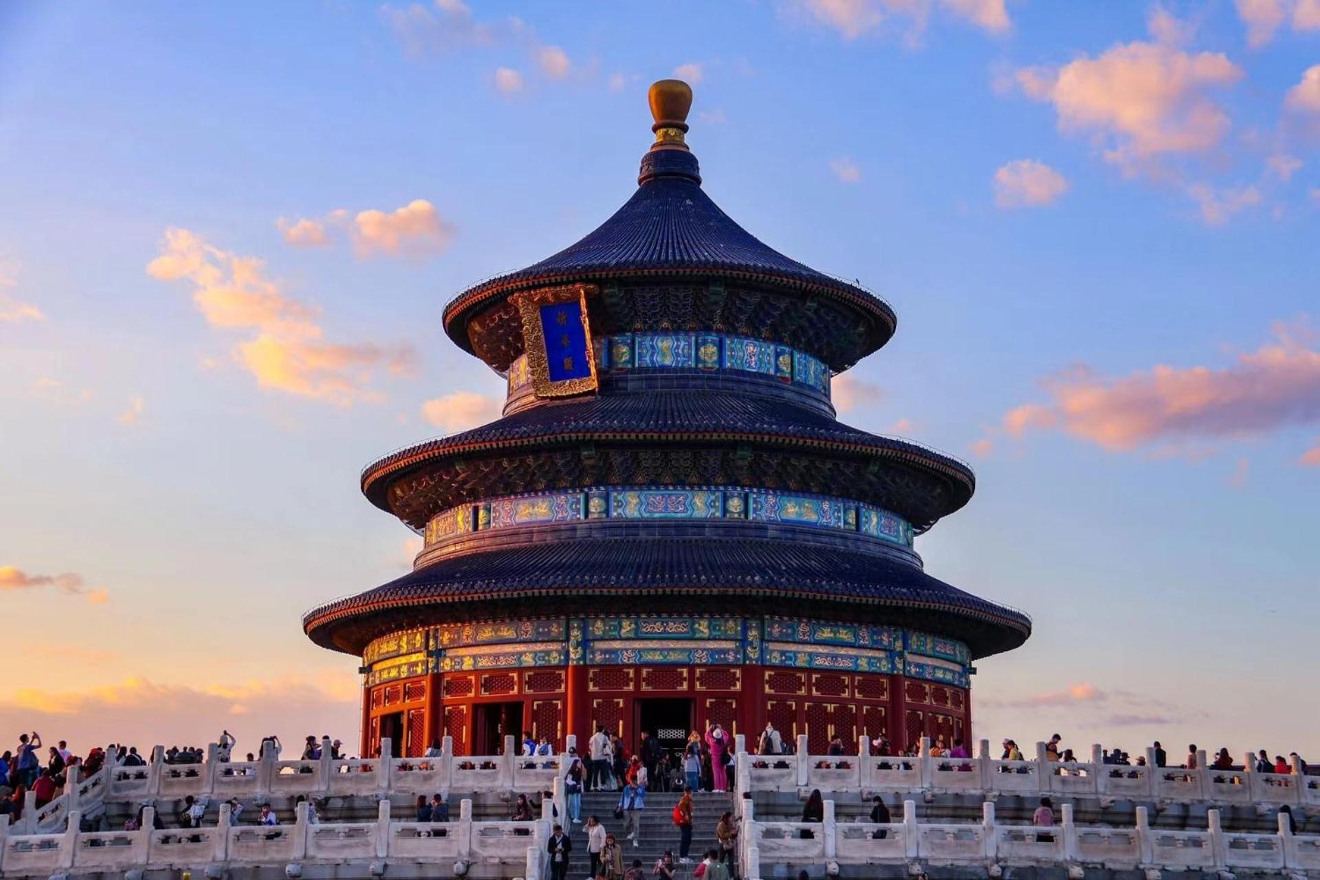 East Sacred Hotel ᴸᴱo---Foreign Accept---Tourism Service English-Speaking 丨 Near Tiananmen Forbidden City丨very Close To Metro Zhangzizhong And Beixinqiao 丨european Foot Ball English丨free Advance Tickets And Laundry Drying Service Coffee Snacks Pekin Zewnętrze zdjęcie