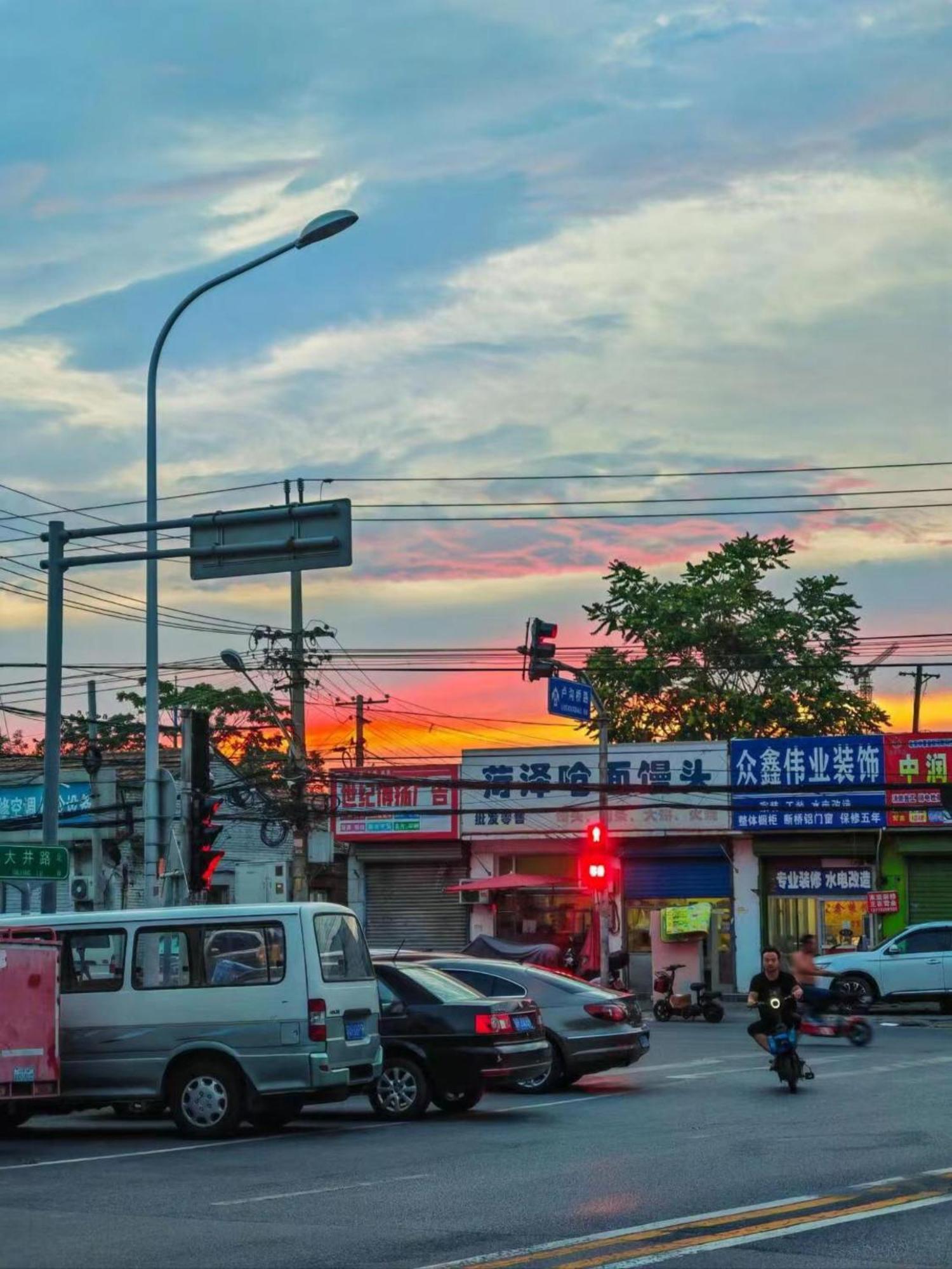 East Sacred Hotel ᴸᴱo---Foreign Accept---Tourism Service English-Speaking 丨 Near Tiananmen Forbidden City丨very Close To Metro Zhangzizhong And Beixinqiao 丨european Foot Ball English丨free Advance Tickets And Laundry Drying Service Coffee Snacks Pekin Zewnętrze zdjęcie